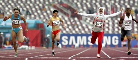البحرينية الغسرة تحرز ذهبية سباق الـ 200م (رويترز)