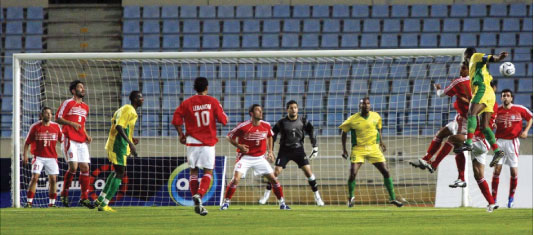 هجمة موريتانية على المرمى اللبناني في المباراة الأولى (محمد علي)