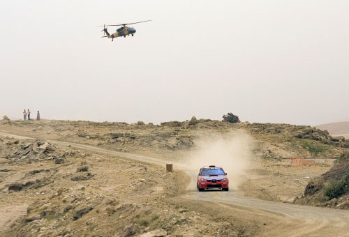 الإماراتي خالد القاسمي على سيارته «سوبارو امبريزا» خلال المرحلة الثانية من رالي الاردن (خاص ـــ الأخبار)