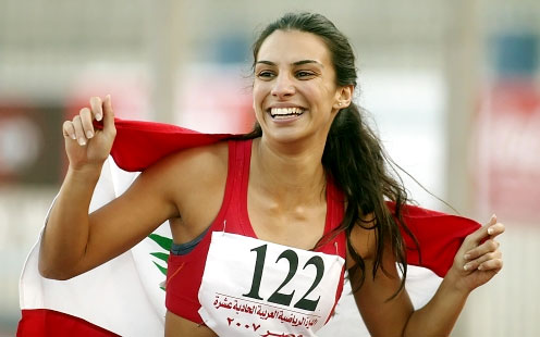 اللبنانية غريتا تسلاكيان ترفع علم لبنان بعد الفوز بذهبية الـ100م (خاص الأخبار ـ هيثم الموسوي) 