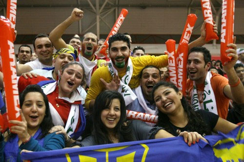 فرحة الجمهور اللبناني في دبي بعد المباراة (دبي ــ خاص الأخبار)