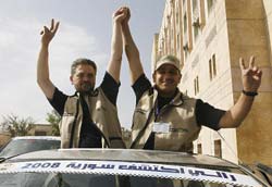 مصطفى وعلي بيك يحتفلان بلقب رالي «اكتشف سوريا»