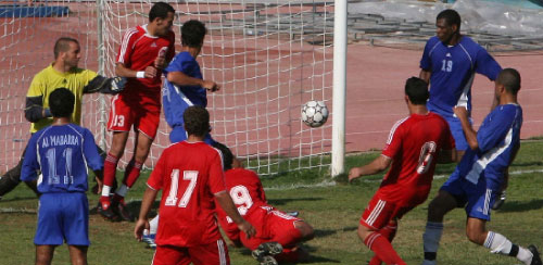 لاعب طرابلس أيمن الأديب (6) يسجل الهدف الثالث لفريقه (محمد علي)