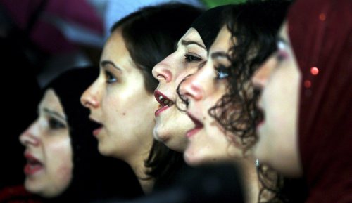 فلسطينيّات خلال حفل تخريجهنّ في جامعة النجاة في نابلس (أرشيف - علاء بدارنة - إي بي أي)