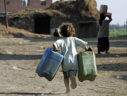 تفاقم الأزمة المعيشيّة في مصر (أرشيف - رويترز)