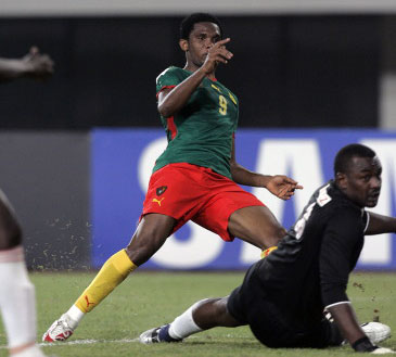 إيتو يسجّل هدفه الثاني في مرمى السودان ليعزّز رقمه القياسي (جيانلويجي غيرشيا ـ أ ف ب)