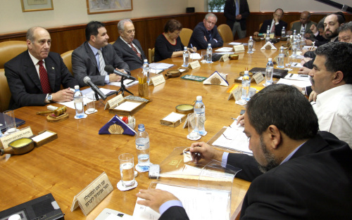مجلس الوزراء الإسرائيلي خلال أحد اجتماعاته (أرشيف -