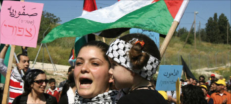 فلسطينيّة من الـ 48 خلال احتجاج في ذكرى النكبة في مجيدو في شمال فلسطين الثلاثاء الماضي (عوّاد عوّاد - أ ف ب)