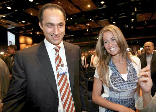 جمال مبارك وعروسه خديجة الجمّال في المنتدى الاقتصادي الدولي العام الماضي في شرم الشيخ (اي بي اي)