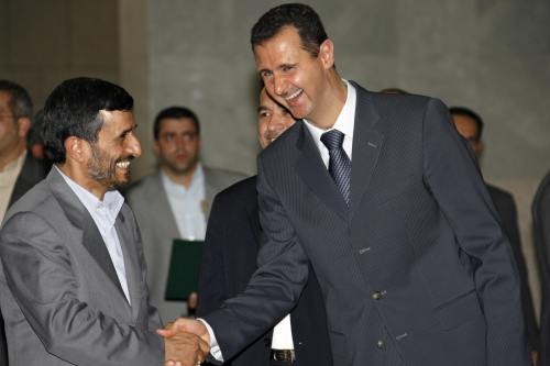 الأسد وأحمدي نجاد في دمشق (أرشيف - جمال صعيدي - رويترز)