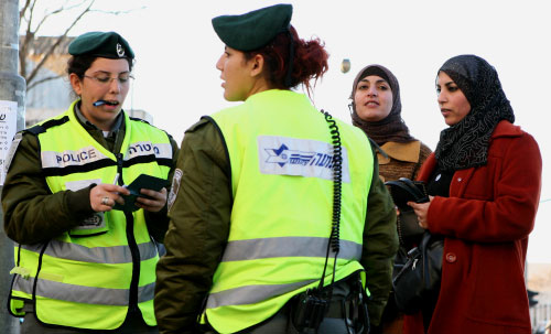 تأهّب في صفوف الشرطة الإسرائيليّة في القدس المحتلّة (غالي تيبون ـ أ ف ب)