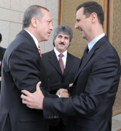 الأسد يستقبل أردوغان في دمشق السبت الماضي (لؤي بشارة ـــ أ ف ب)