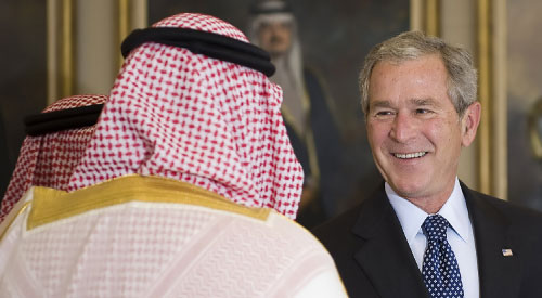 بوش وعبد الله في الرياض أمس (جيم واتسون ـــ أ ف ب)