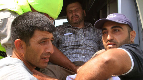 مراسل «المنار» علي شعيب بعد إصابته في رجله