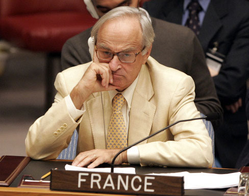 المندوب الفرنسي لدى الأمم المتحدة جان مارك دو لاسابلير خلال إحدى جلسات مجلس الأمن (أرشيف ــ أ ب)