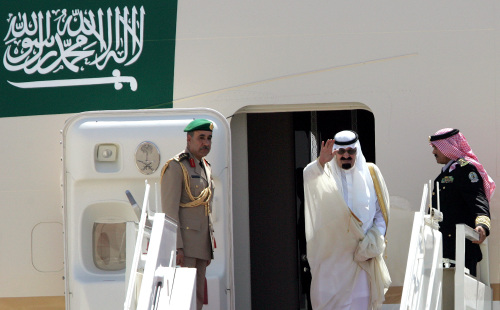 الملك عبد الله لدى وصوله إلى الأردن الشهر الماضي (خليل مزرعاوي - أ ف ب)