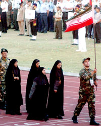 إيرانيات يشاركن في افتتاح احتفالات الألعاب العسكرية العالمية في حيدر آباد أمس (نوح سيلام ــ أ ف ب)