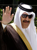 الوزير القطري حمد بن جاسم آل ثاني في القاهرة أمس (عمرو نبيل ـــ أ ب)