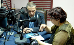زياد الرحباني خلال مقابلة أجرتها معه هيام حموي في استديوهات «شام أف أم»