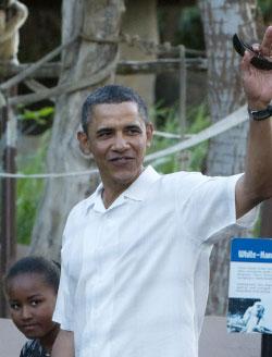 الرئيس باراك أوباما في آخر يوم من عطلته قبل عودته إلى واشنطن (صول لوب ــ أ ف ب) 