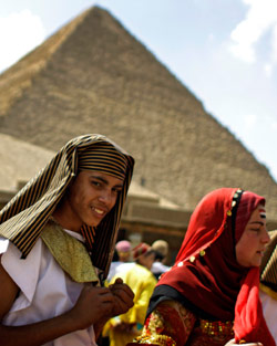 متى يحصل المصريون على كلّ ما يريدونه؟ (سيرغي بونوماريف ـ أ ب)