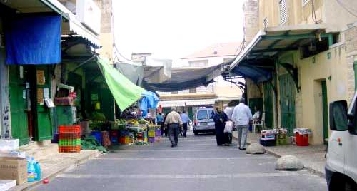 جانب من سوق الناصرة في فلسطين المحتلة (الأخبار)