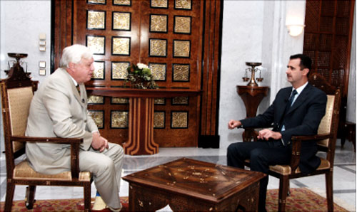 الاسد خلال المقابلة مع مراسل «بي بي سي» أول من امس (سانا)