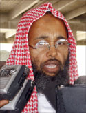 رئيس وفد المحاكم الإسلامية إلى الخرطوم في مقديشو أمس (رويترز)