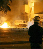 مواجهات بين الشرطة ومتظاهرين في بلدة سترة (إي بي أي)