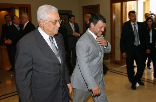 عباس وعبدالله في عمان أمس (عمر الرشيدي ــ رويترز )