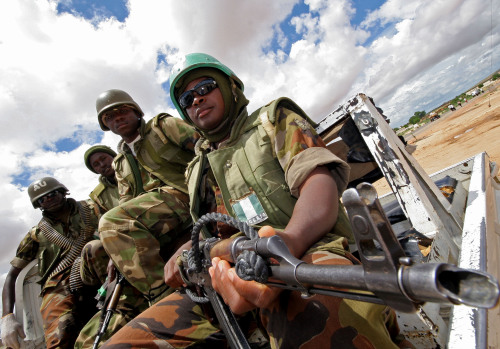 جنود من القوة الافريقية في دارفور أمس (أ ف ب)