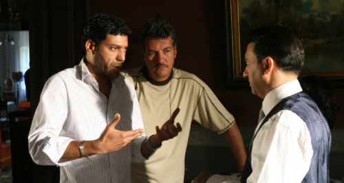 شوقي الماجري يتحدث إلى فراس إبراهيم خلال تصوير مسلسل «أسمهان»