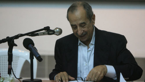 حمدي قنديل خلال مشاركته في «منتدى بيروت العالمي للمقاومة» في الاونيسكو (مروان بو حيدر)