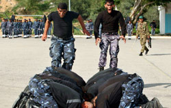 تدريبات لحماس في قطاع غزّة (صهيب سالم ــ رويترز)