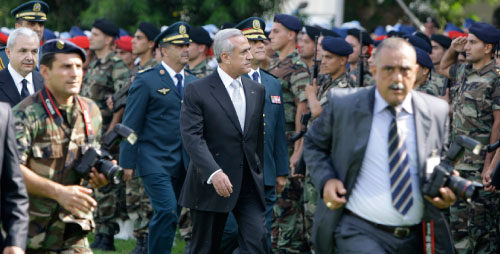 الرئيس ميشال سليمان في عيد الجيش أمس (بلال حسين ــ أ ب)