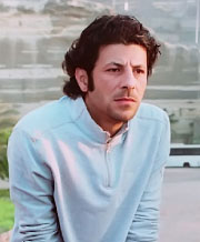 اياد نصار في مشهد من مسلسل «أيام الحب والرعب»