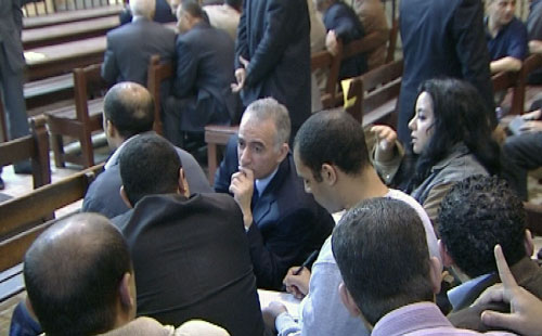 أحمد عبد الله في إحدى جلسات المحاكمة خلال تصوير الحلقة