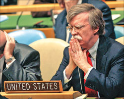بولتون خلال جلسة للجمعية العامة للأمم المتحدة في نيويورك الشهر الماضي (أ ب)