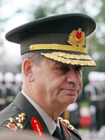 الجنرال التركي باسبوغ في انقرة اول من امس(اب)