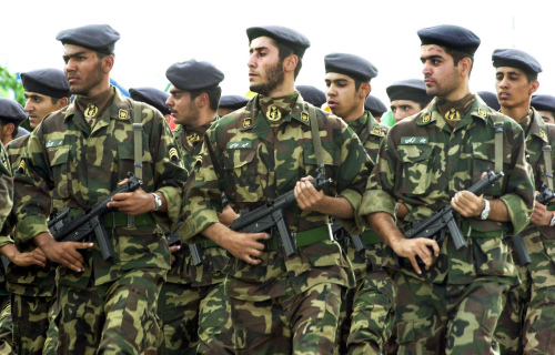 عناصر من الحرس الثوري الإيراني (أرشيف ــ أ ب)