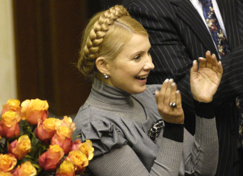 يوليا تيموتشينكو في مبنى البرلمان الأوكراني الثلاثاء الماضي (سيرغي شوزافكوف ـ أ ب)