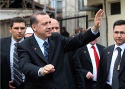 أردوغان لحظة وصوله إلى مسجد كردزالي في بلغاريا في أذار الماضي (أ. بوبوف ـ رويترز)