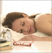 النوم على وسادة جيدة يفيد البشرة