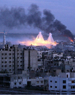نيران مشتعلة بعد قصف إسرائيلي لقطاع غزة خلال عملية الرصاص المصهور (محمد سالم - رويترز)