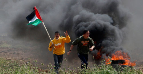 من مواجهات  غزة أمس (خليل حمرا ــ أ ب)