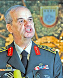 الجنرال إلكر باسبوغ (أ ب)