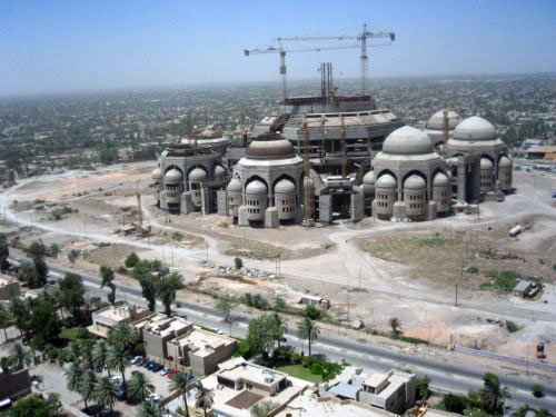 جامع قيد الانشاء في بغداد