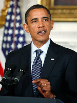 أوباما متحدثاً إلى الصحافيين أول من أمس (جايسون ريد ــ رويترز)