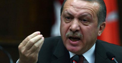 أكّد أردوغان أنّ سحب مشروع تعديل الدستور «خارج جدول أعماله» رغم الفضيحة (أ ب)