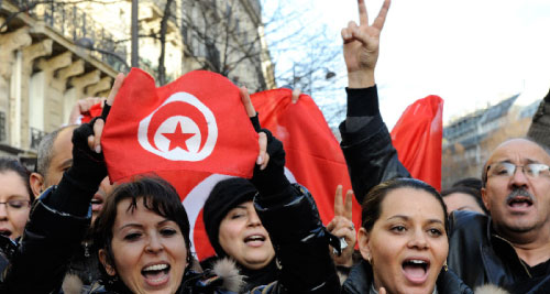 تظاهرات «تونسية» في باريس أمس (غونزالو فينتيس ـ رويترز) 